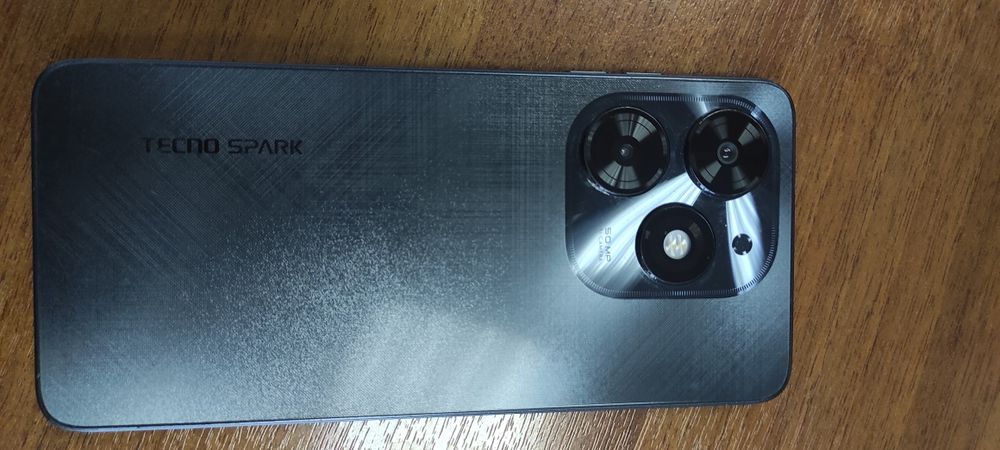 Продам смартфон TECNO SPARK 20C