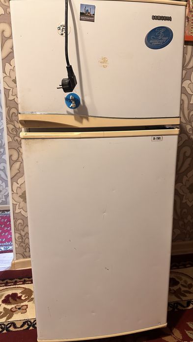 Продам холодильник