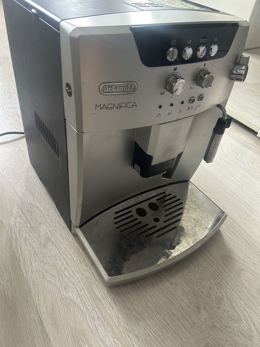 DeLonghi Magnifica ESAM 04.110.S