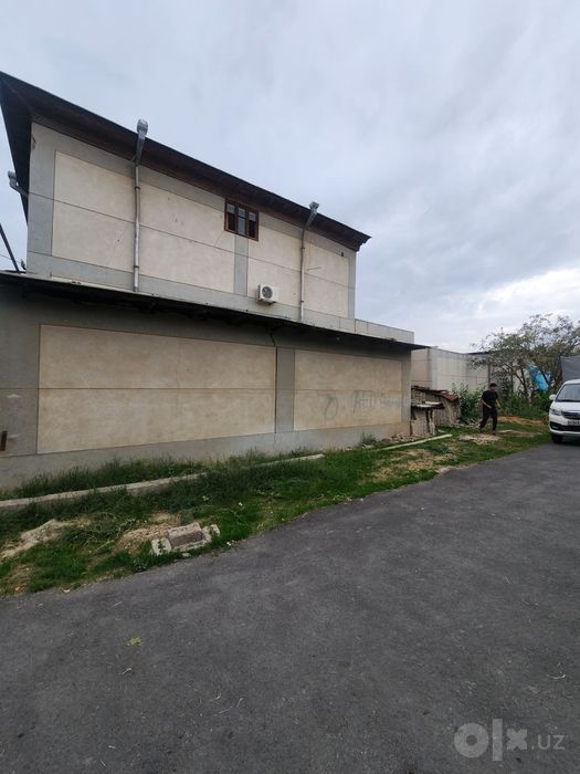 Угловойда жойлашган уй сотилад.