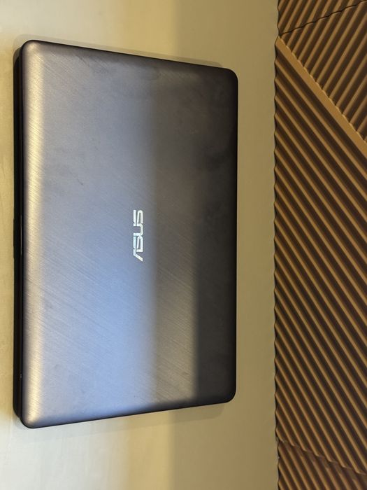 Asus VivoBook | licenta WinPro 11 + Office + McAfee