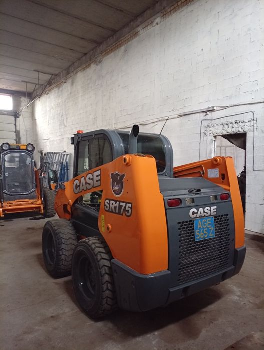 Продам Мини погрузчик Case SR175