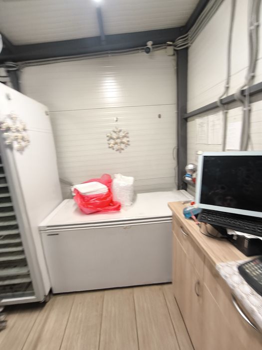 Оборудване. Фурна, фризер, Закусвалня метална конструкция с термо пане