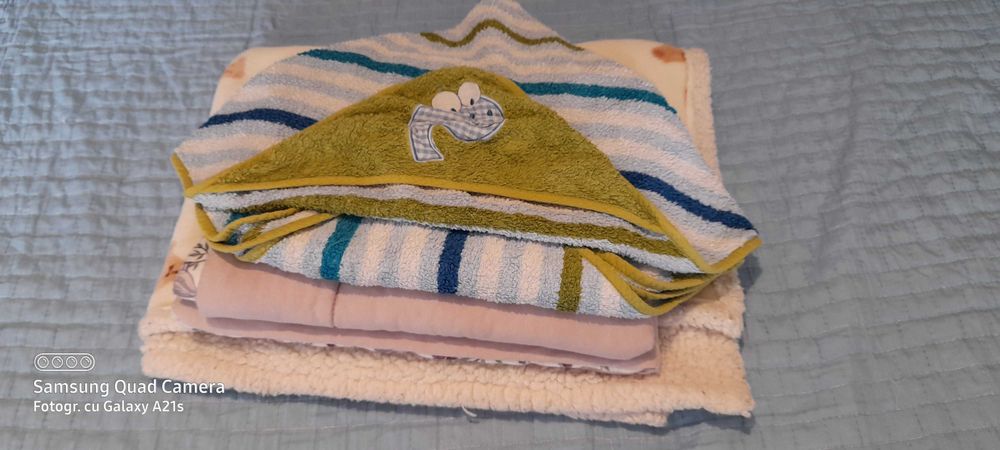 Lot pături 2bucati si un prosop zara pret 40ron