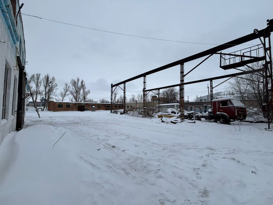 Продам Часть базы вдоль Желаев.