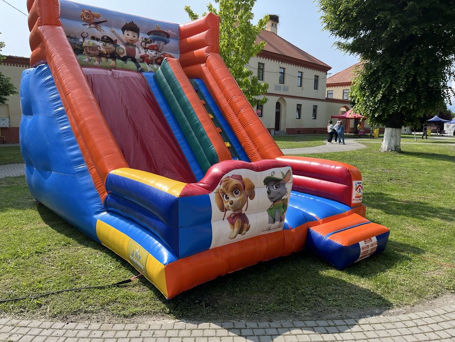 Locuri de joaca gonflabile de inchiriat pentru petreceri private