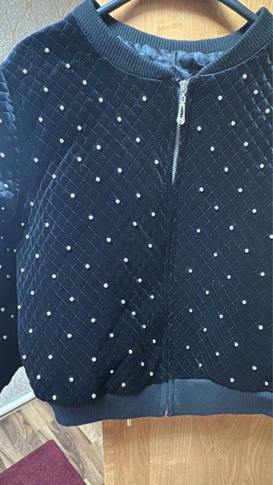 Продам куртку новая