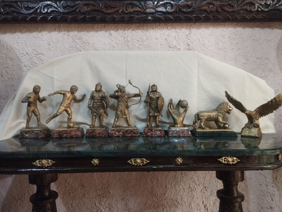 Статуэтки сувенир бронза