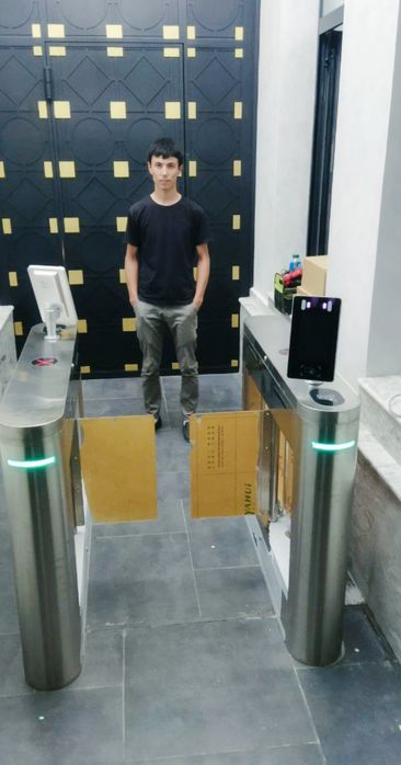 Установка, стеклянный Турникет. Установка TURNIKET  FACE ID