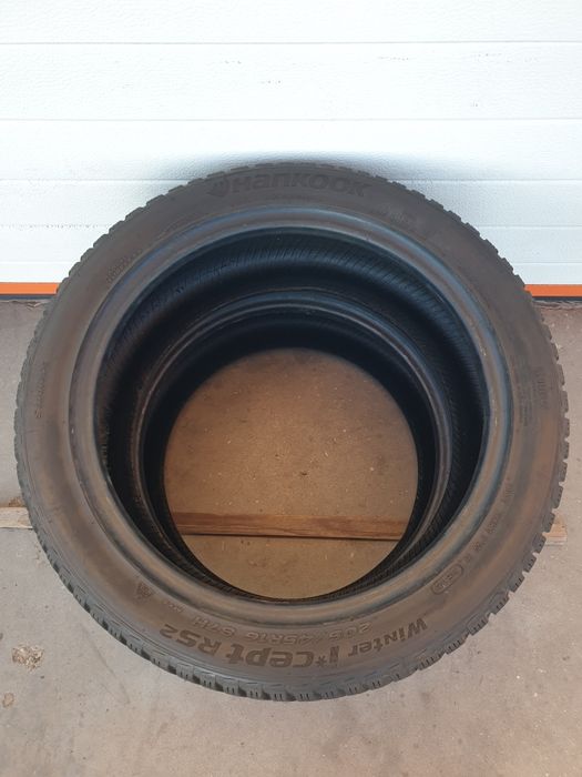 Зимни гуми 2 броя HANKOOK Winter Icept RS2 205 45 R16 дот 2816