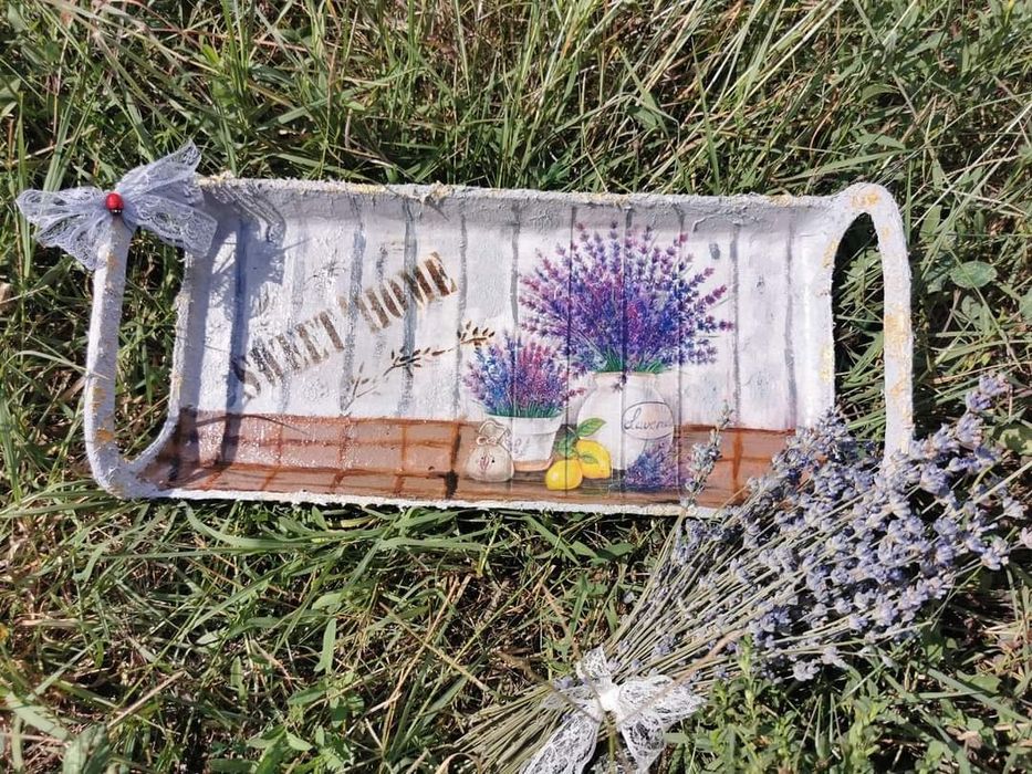 Сувенири, таблички и сервиз