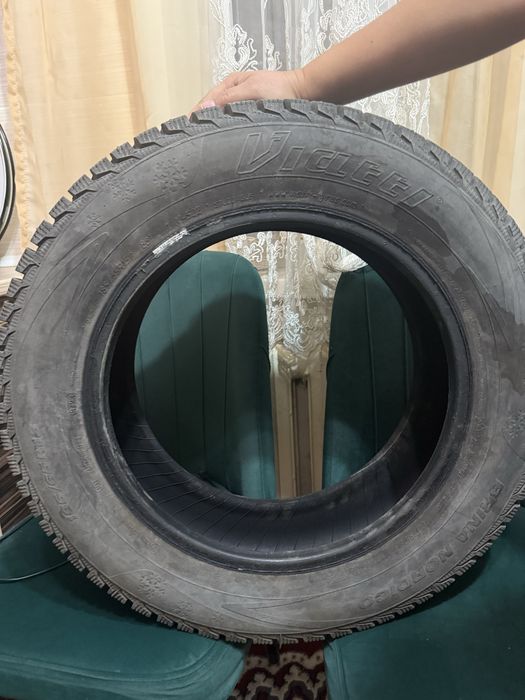 Продам колеса зимние , с шипами