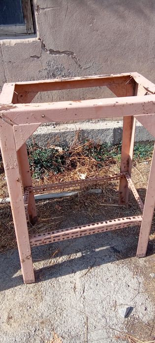 Продам железный стол