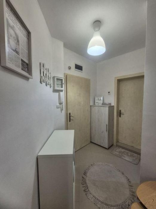 Двустаен апартамент, под наем, кв. Колхозен пазар