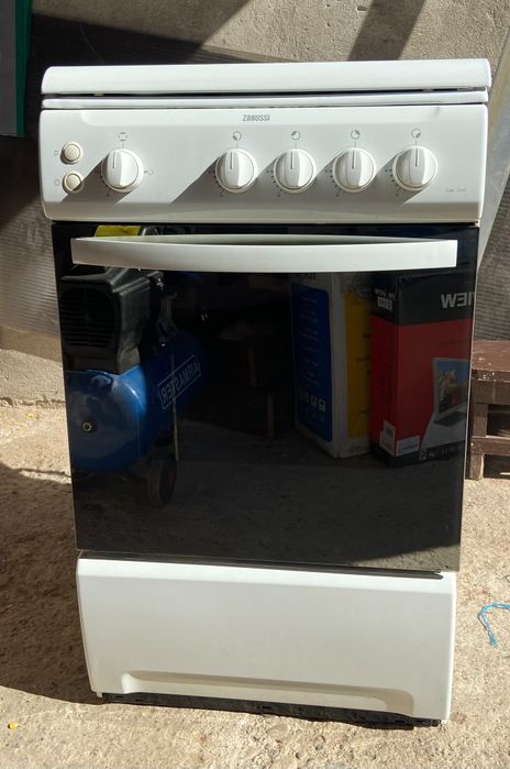 Aragaz Zanussi cu 4 ochiuri