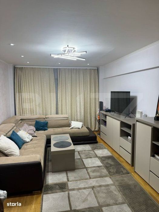 Apartament de vanzare cu 4 camere, zona Ultracentral SCHIMB SI CU CAS — fotografia 1