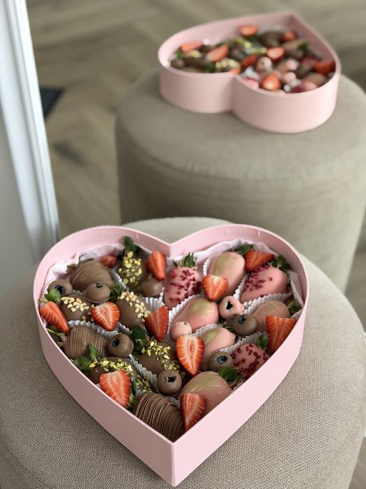 Клубника в шоколаде Астана