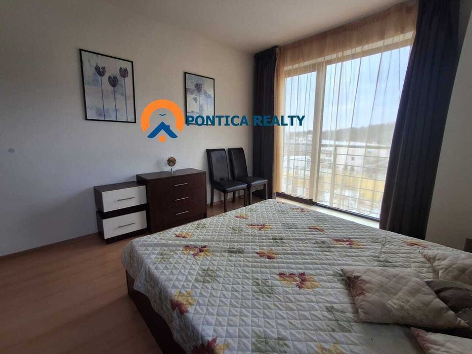 Тристаен с гледка море в Свети Влас