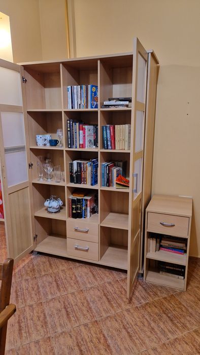 Скрин, шкафче и гардероб.