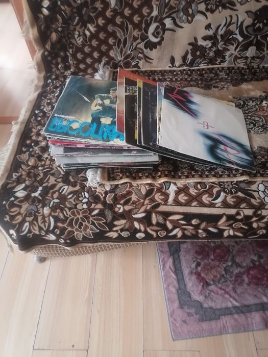 Продам виниловые пластинки.