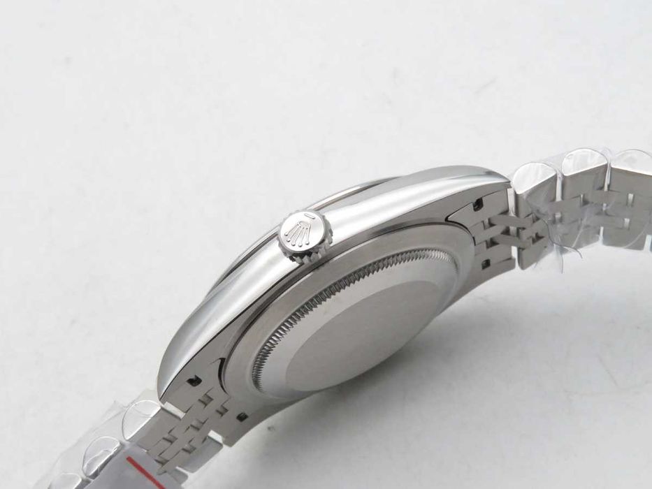 Rolex Datejust 41mm Smooth Bezel Black Dial Jubilee – реални снимки – София