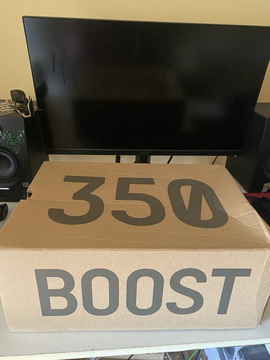 *НОВИ* Adidas Yeezy Boost 350 V2 Zebra DS