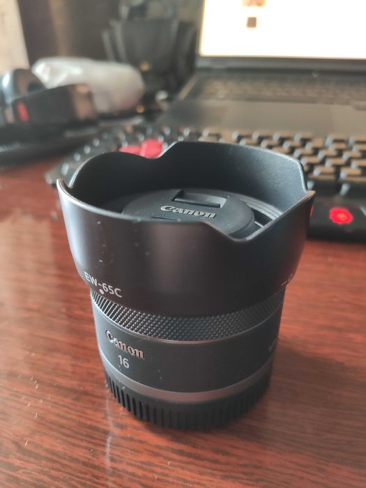 Canon RF 16mm F2.8 STM