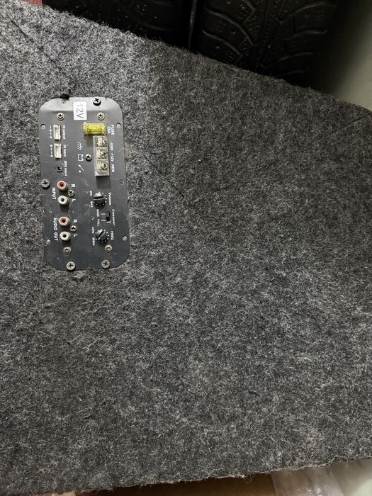 Продам Саббуфер в отличном состояние!