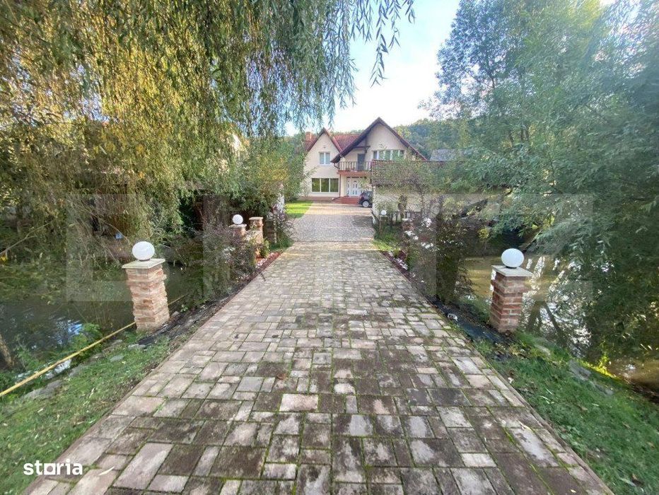 Casa de 4 camere, 240 mp, teren 1750 mp, in Valea Iubirii