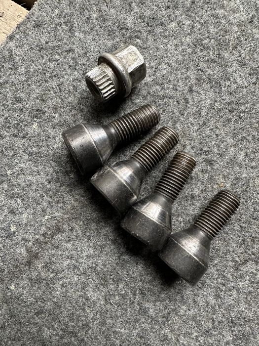 Болты секретки на БМВ Е34