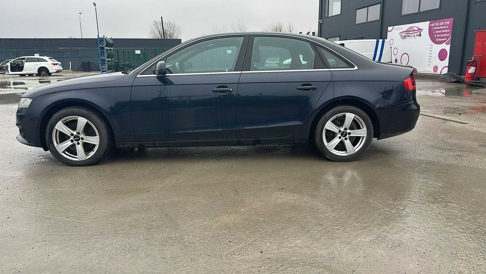 Dezmembram AUDI A4 B8 ,2.0 TDI ,Motor CAGA  , An 2011, Automat ,Sedan