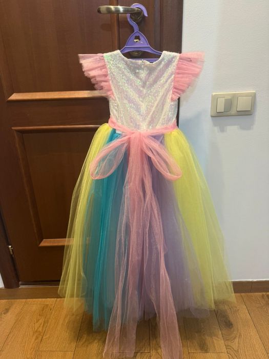 Платье на 5-6 лет