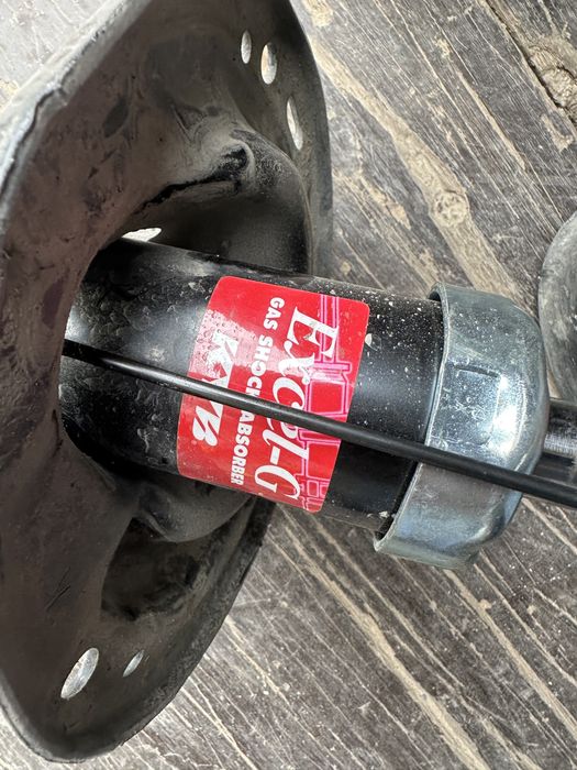 Амортизаторы KYB, передние