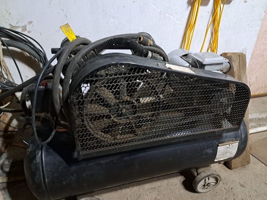 Продам Компрессор в отличном Состоянии