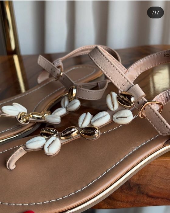 Босоножки кожаные