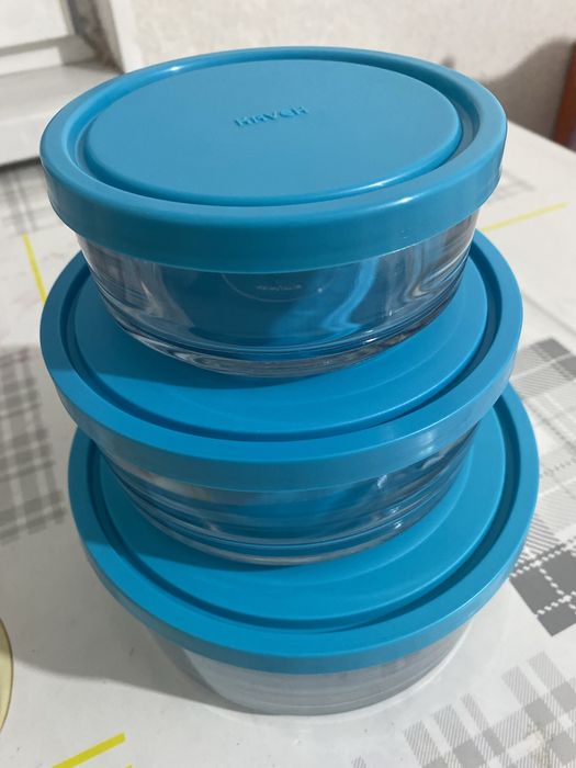 Стеклянные контейнеры с синей крышкой ,в комлекте 3 штук