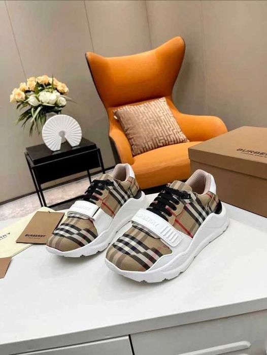 Adidasi Burberry