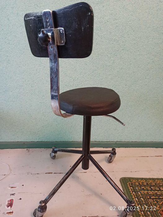 Продам рабочий стул медицинский