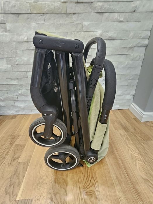 Лятна количка Cybex BEEZY