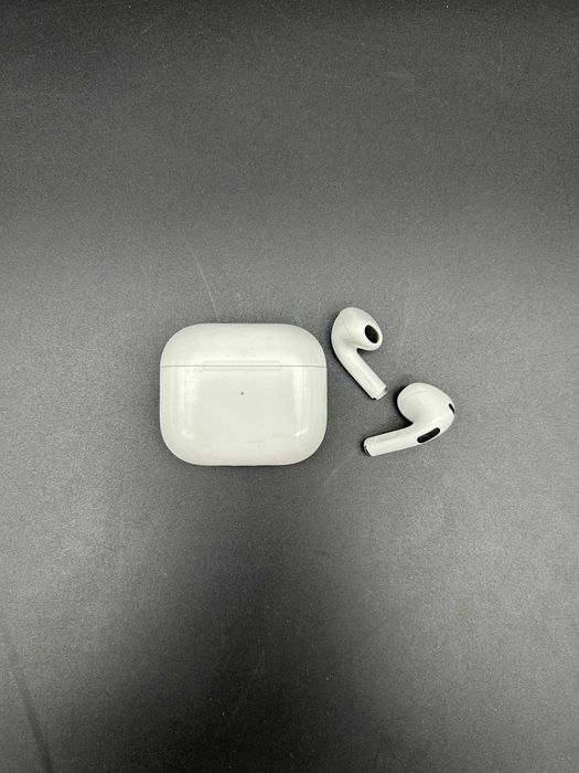 Apple AirPods (3rd Gen)
