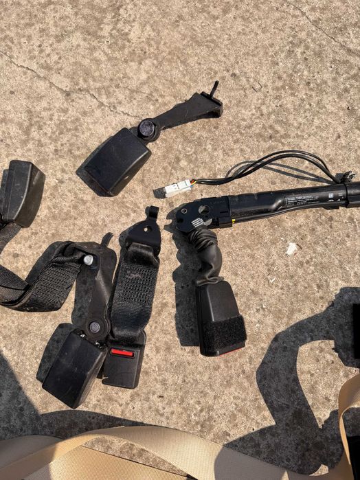 BMW F30 предпазни колани seat belt, обтегачи, пиропатрони и закопчалки, бежови – БМВ Ф30 328i xDrive седан