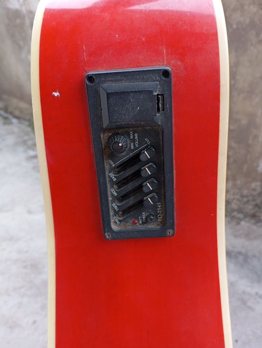 Chitara clasica din lemn