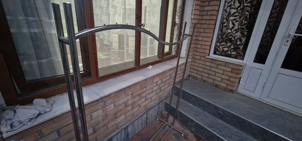Вешалка продаётся