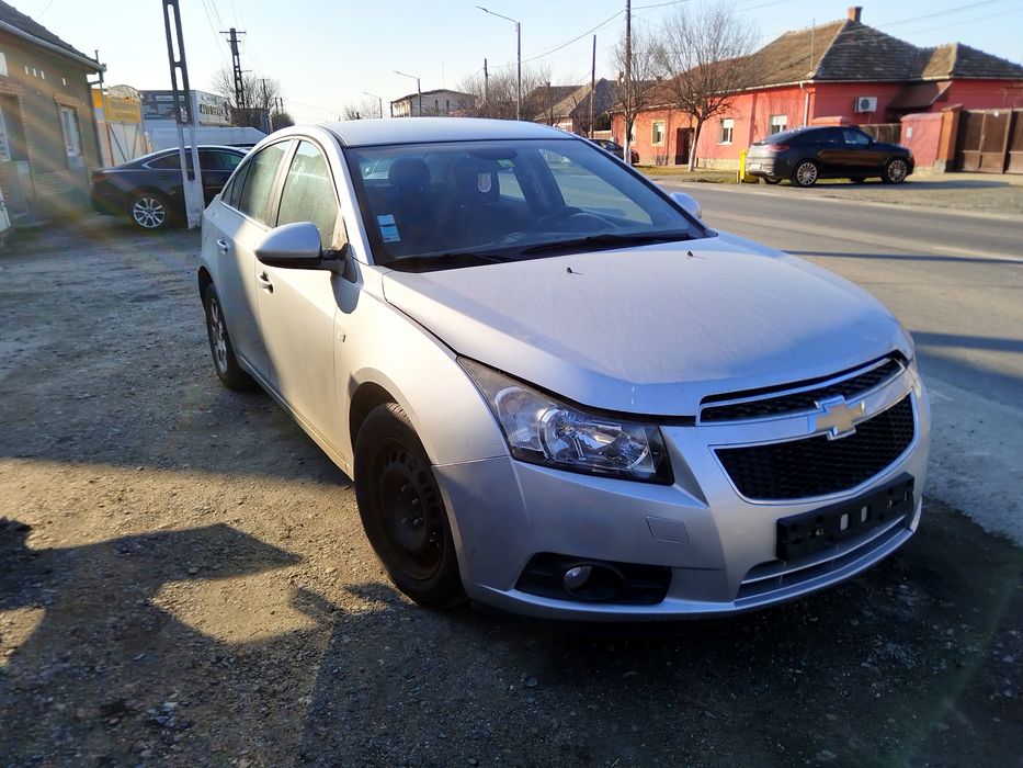 Aripa dreapta Chevrolet Cruze an 2009-2013