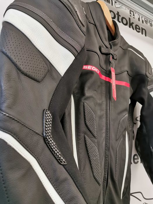 !NOU CU ETICHETA! Costum moto Sedici marime 52