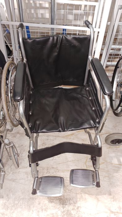 Инвалиды  кресло коляска