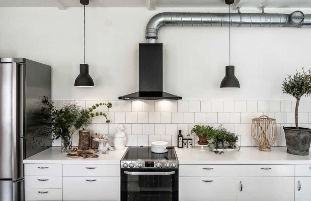 Установка кухонный вытяжки