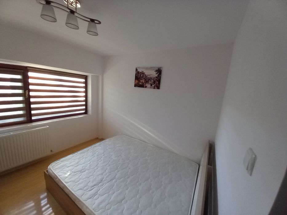 Închiriez apartament ultracentral etaj 2 cu vedere la parcul  mare