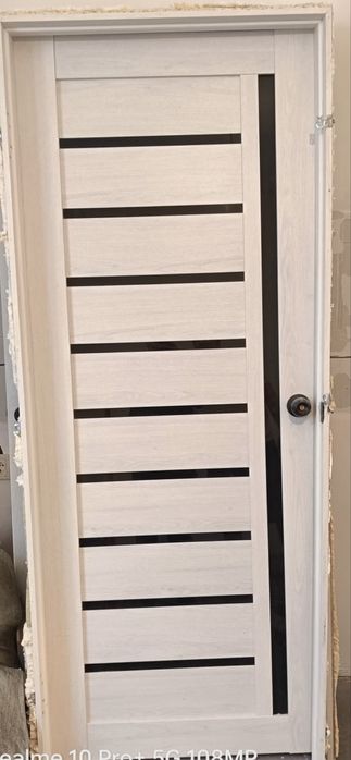 Продам Двери,ламинат новые