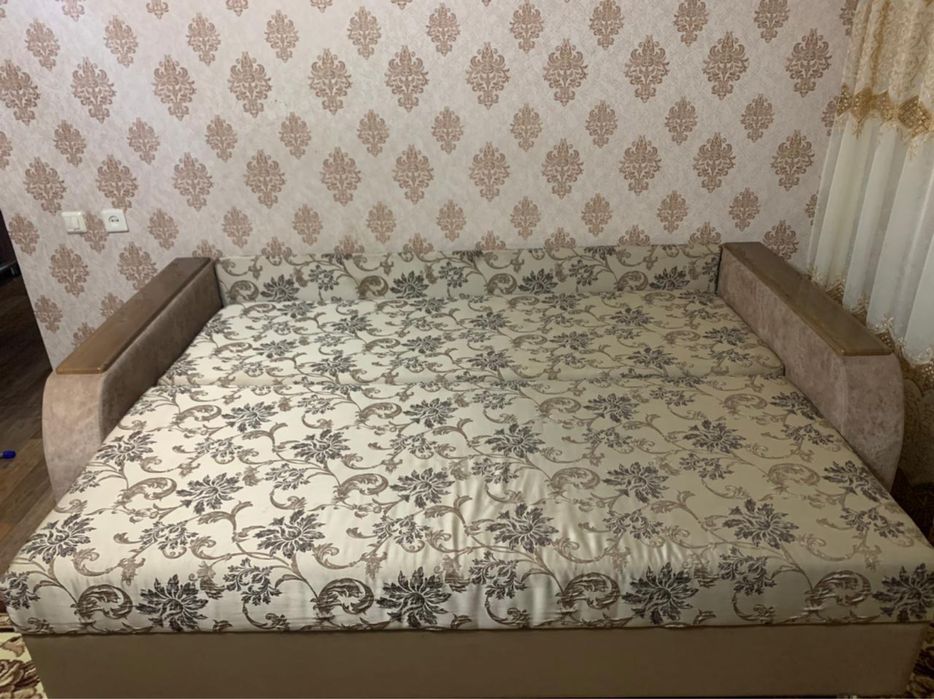 Диван и два кресла